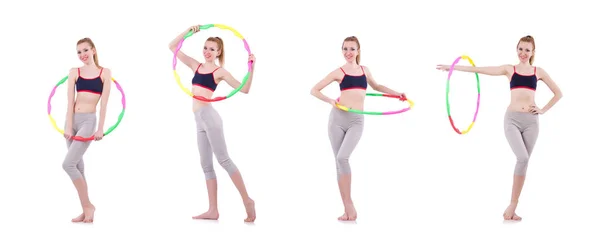 Wanita melakukan latihan dengan hula hoop — Stok Foto
