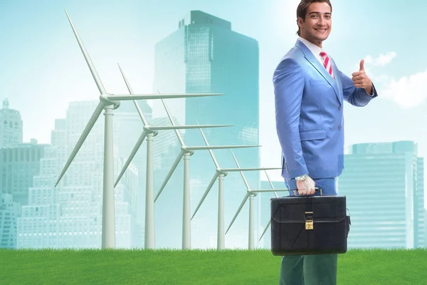 İş adamıyla yeşil enerji ekolojisi kavramı — Stok fotoğraf