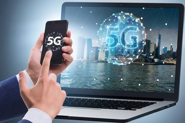 5G 모바일 기술 개념 - 인터넷의 빠른 속도 — 스톡 사진
