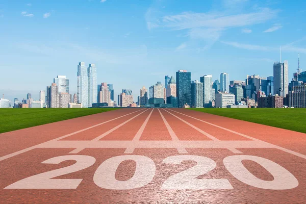 Концепція 2020 року з біговою доріжкою — стокове фото