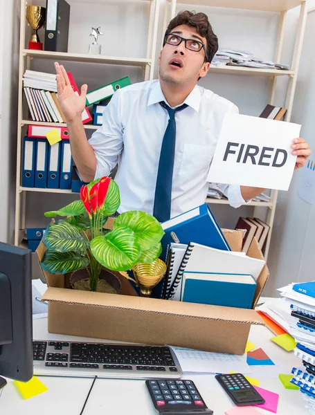 The employee being fired from work made redundant — Stock Photo, Image