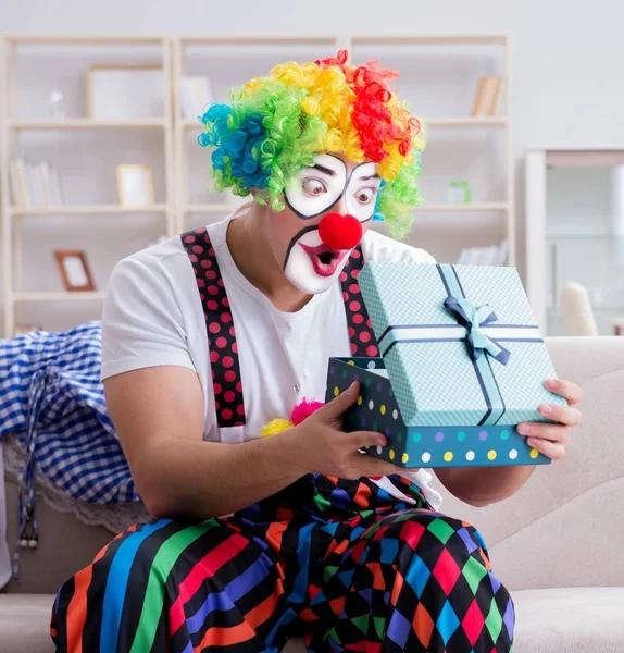 Drunk clown celebrating having a party at home — Stock Photo, Image