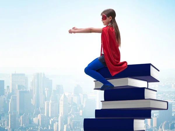 Superhero κοριτσάκι στην εκπαίδευση έννοια — Φωτογραφία Αρχείου