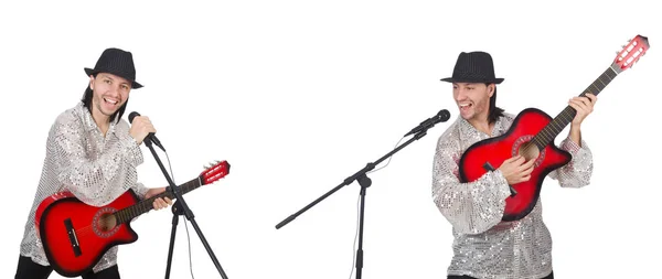 Jovem tocando guitarra e cantando — Fotografia de Stock