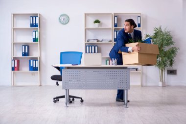 Genç çalışan işten çıkarılıyor