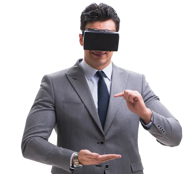 Üzletember visel virtuális valóság VR szemüveg elszigetelt fehér — Stock Fotó