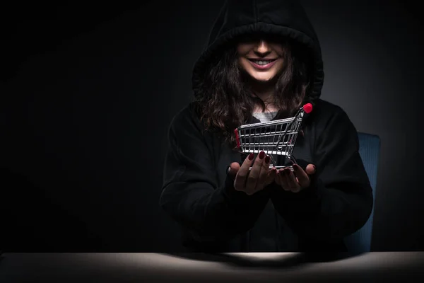 Female hacker hacking security firewall late in office — Stock Photo, Image