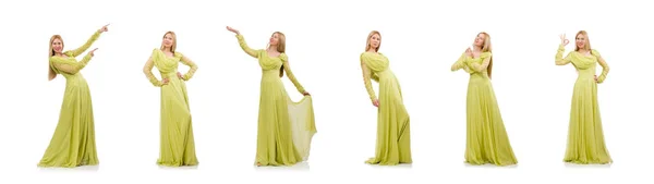 Красивая девушка в элегантном зеленом платье изолированы на белом — стоковое фото