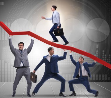 Ekonomik krizin iyileşmesini destekleyen işadamı