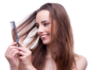 Saç tarayan kadın güzellik konsepti