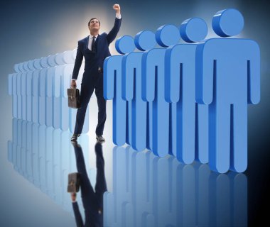 İş adamlarıyla kalabalık konseptinden uzak durmak