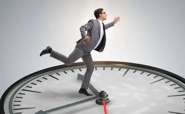 時間管理の概念のビジネスマン — ストック写真