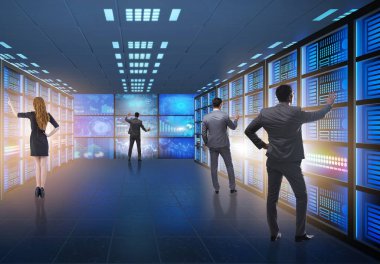 İş adamıyla büyük veri yönetimi kavramı