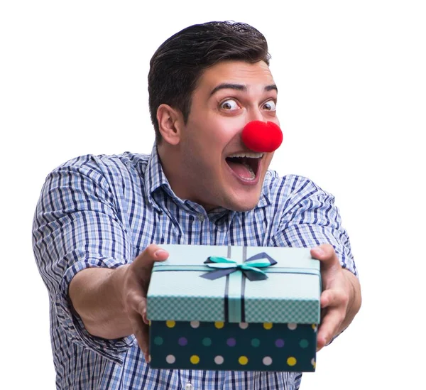 Muž s červeným nosem legrační držení nákupní taška dárek je — Stock fotografie