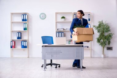 Genç çalışan işten çıkarılıyor