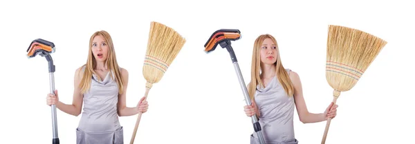 Frau erledigt Hausarbeit zu Hause — Stockfoto