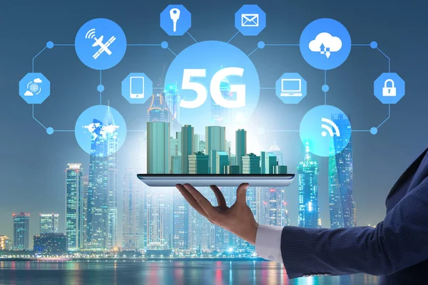 5G 모바일 기술 개념 - 인터넷의 빠른 속도 — 스톡 사진