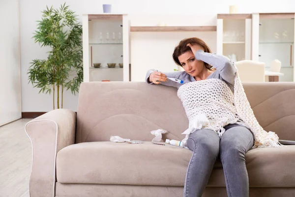 Sick middle-aged woman suffering at home — Stock Photo, Image