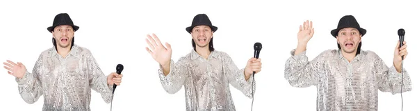 Junger Mann singt mit Mikrofon isoliert auf Weiß — Stockfoto