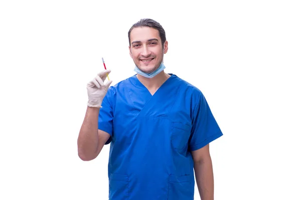 Joven médico guapo con jeringa aislada en blanco — Foto de Stock