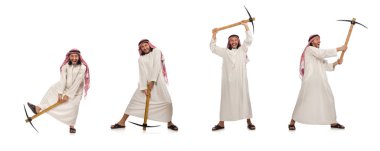 Buz üzerinde beyaz izole balta ile Arap adam