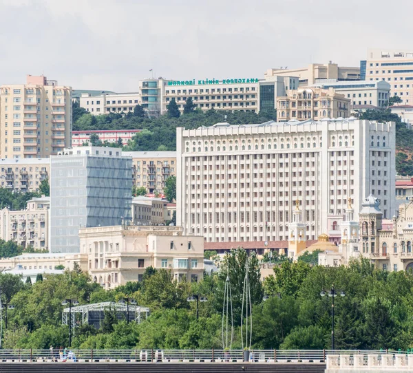 Tagesansicht der Architektur von Baku Azerbaijan — Stockfoto