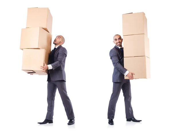 Бизнесмен с изолированной коробкой на белом — стоковое фото