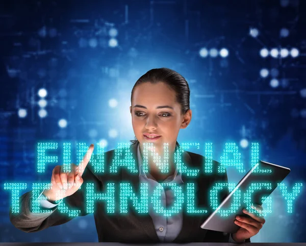 Бизнесмен с планшетом в финансовой технологии fintech концепция — стоковое фото