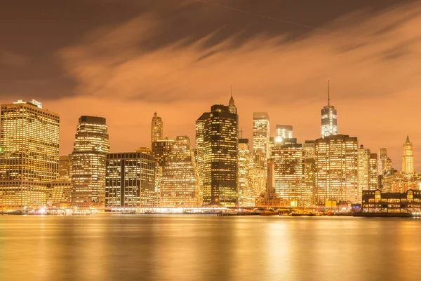 View of lower Manhattan from Brooklyn — Stock Photo, Image