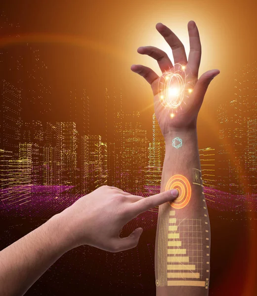 Ανθρώπινο ρομποτικό χέρι σε φουτουριστική έννοια — Φωτογραφία Αρχείου