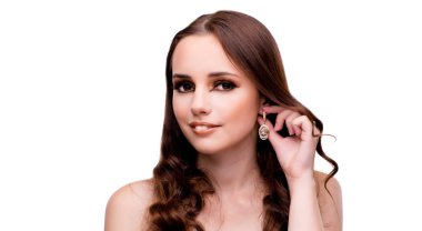 Genç kadın güzellik kavramı beyaz izole arka planda