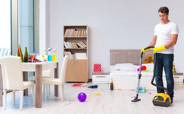 Noel partisi sonra temizlik adam