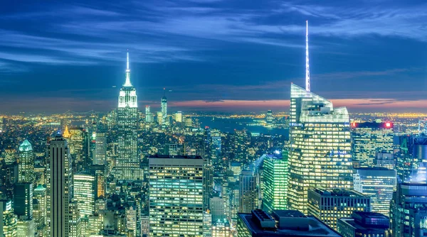 日没時のニューヨークマンハッタンの眺め — ストック写真