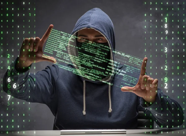 Joven hacker en concepto de seguridad de datos — Foto de Stock