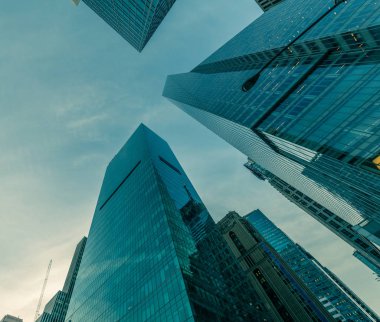New York gökdelenleri sokak seviyesinden yükseldi