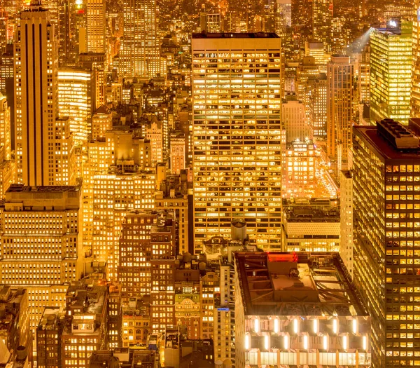 Nachtzicht van New York Manhattan tijdens zonsondergang — Stockfoto