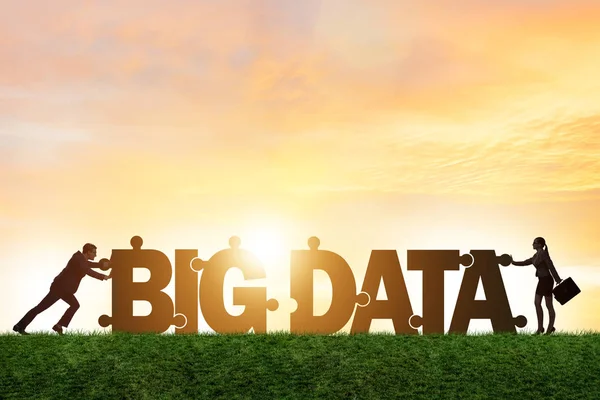 Concetto di Big Data con pezzi puzzle — Foto Stock