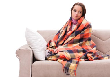 Kanepede yatan hasta bir kadın