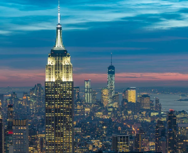 Günbatımında New York Manhattan manzarası — Stok fotoğraf