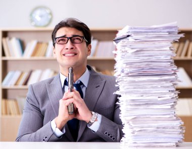 İş adamı zor teslim tarihlerine yetişmeye çalışıyor