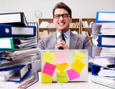 İşadamı birden fazla öncelikle mücadele ediyor