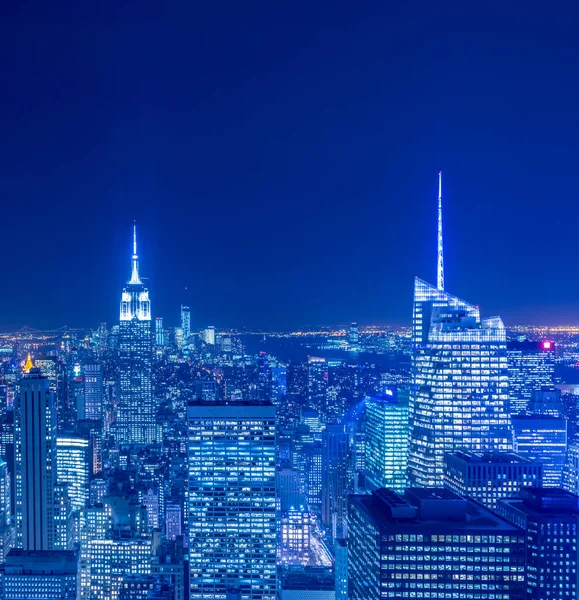 Night view of New York Manhattan during sunset — Stock Photo, Image