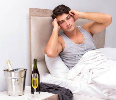 Akşamdan sonra gece parti adam