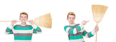 Beyaz paspasla komik bir adam.