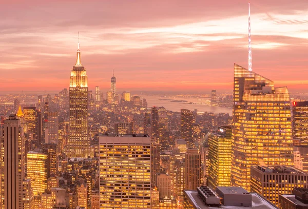 Günbatımında New York Manhattan manzarası