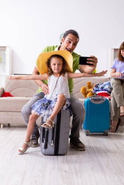 Mutlu aile planlaması tatili