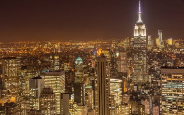 Günbatımında New York Manhattan 'ın gece manzarası