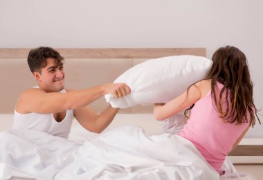 Karımla yatakta aile içi anlaşmazlık.