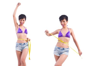 Diyet konsepti olan bikinili kadın beyaza izole edilmiş.