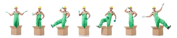 Mann in Overalls mit Schachteln — Stockfoto